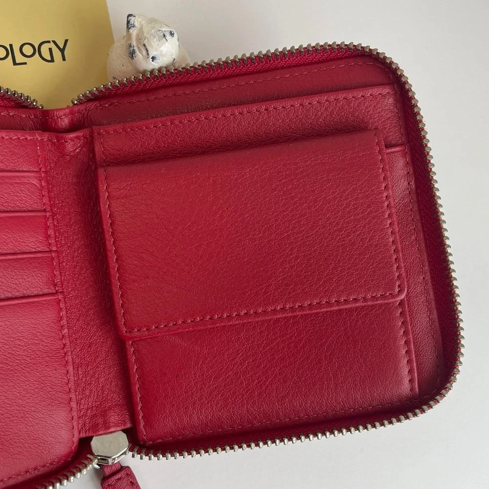 LEATHEROLOGY Small Zippered Wallet Apple Red New With Tag 🏷️